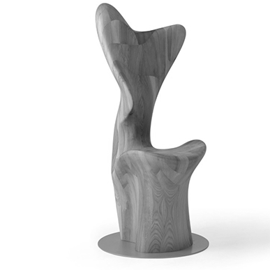 Yuhao Zhu ontwierp de houten knuffelstoel HUG